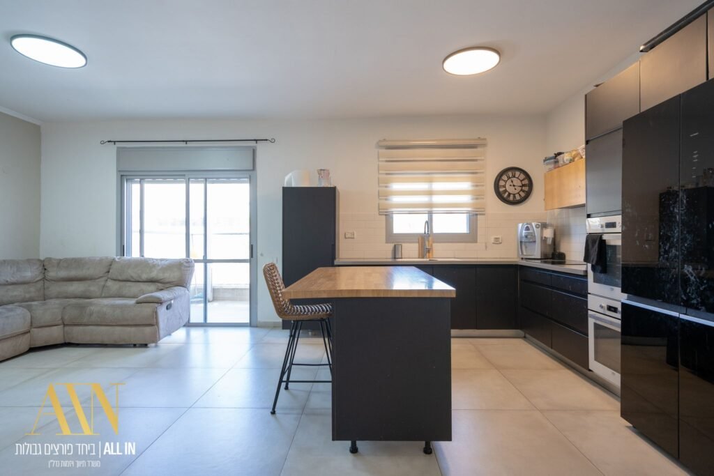 WhatsApp Image 2025-04-01 at 11.48.54