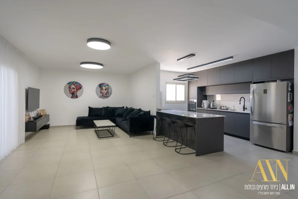 WhatsApp Image 2025-04-03 at 10.10.19